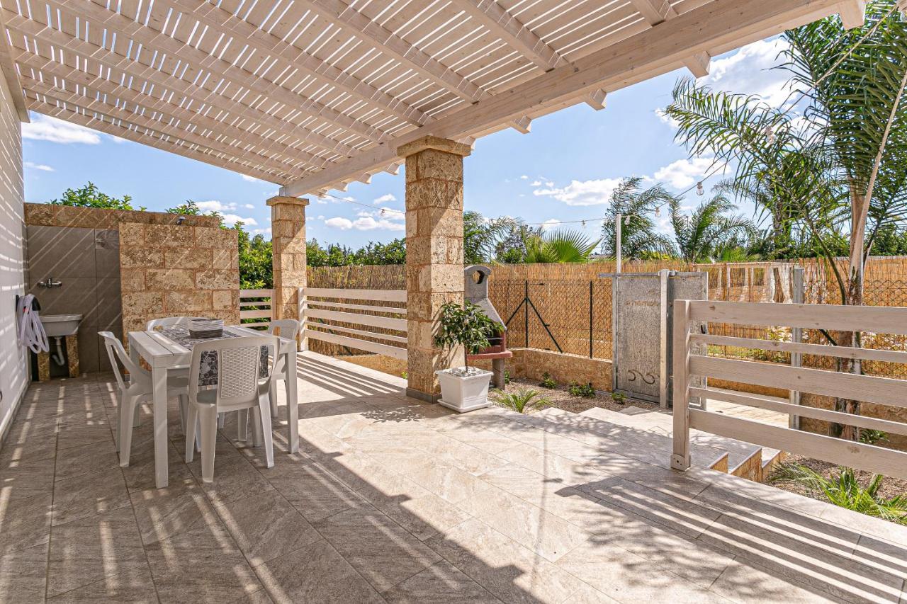 Resort Almaredamarra Con Piscina E Idromassaggio Sul Mare Torre San Giovanni Exterior foto