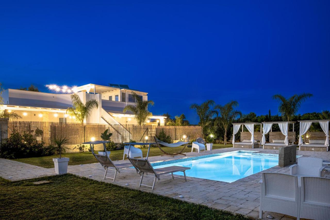 Resort Almaredamarra Con Piscina E Idromassaggio Sul Mare Torre San Giovanni Exterior foto