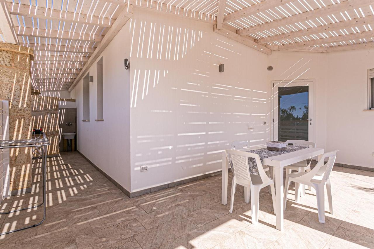 Resort Almaredamarra Con Piscina E Idromassaggio Sul Mare Torre San Giovanni Exterior foto