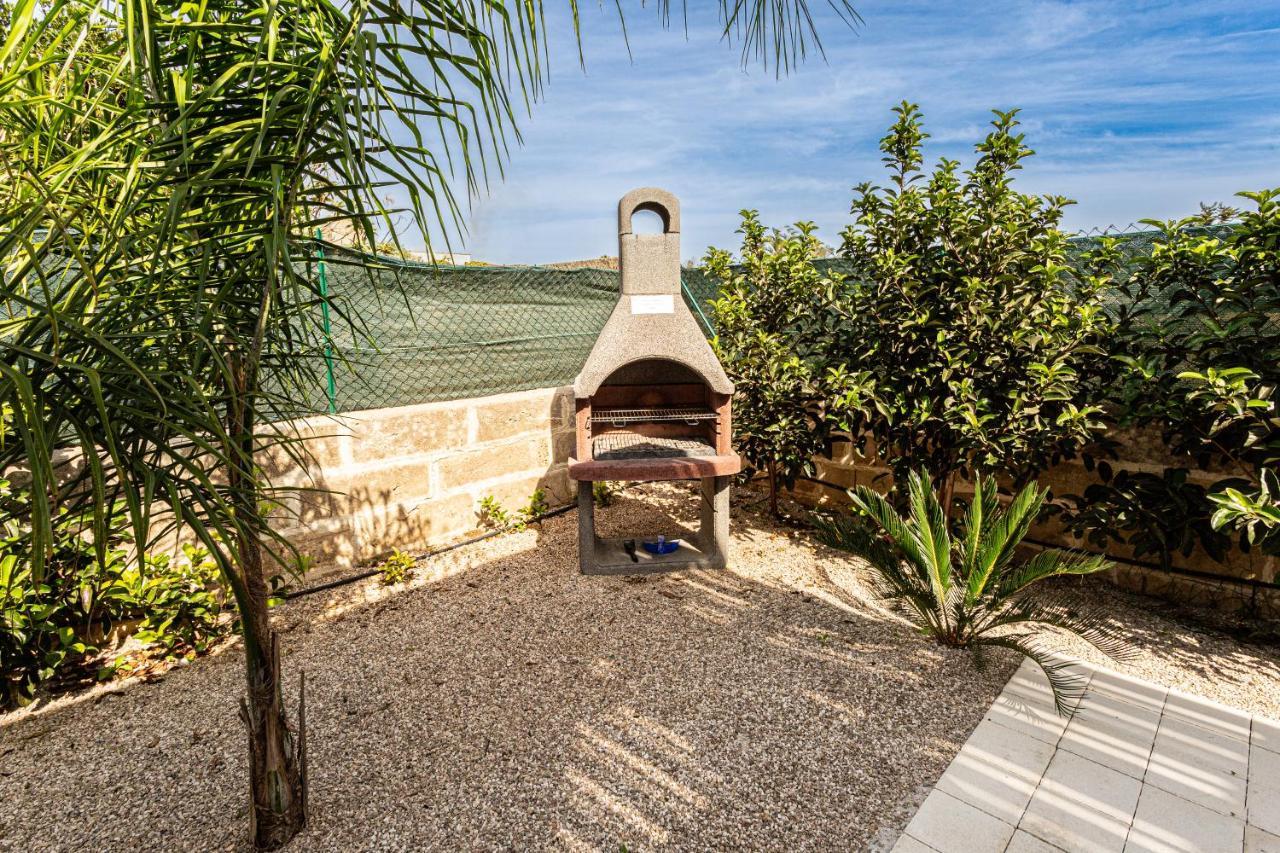 Resort Almaredamarra Con Piscina E Idromassaggio Sul Mare Torre San Giovanni Exterior foto