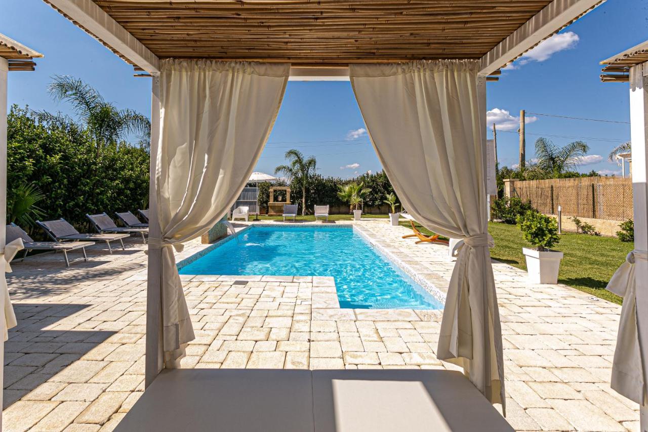 Resort Almaredamarra Con Piscina E Idromassaggio Sul Mare Torre San Giovanni Exterior foto