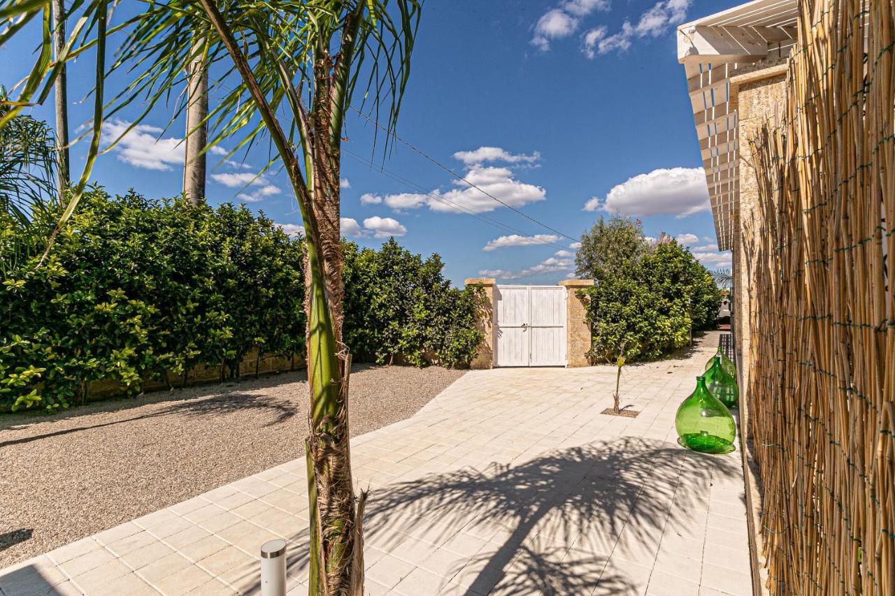 Resort Almaredamarra Con Piscina E Idromassaggio Sul Mare Torre San Giovanni Exterior foto