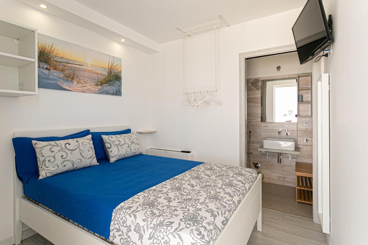Resort Almaredamarra Con Piscina E Idromassaggio Sul Mare Torre San Giovanni Exterior foto