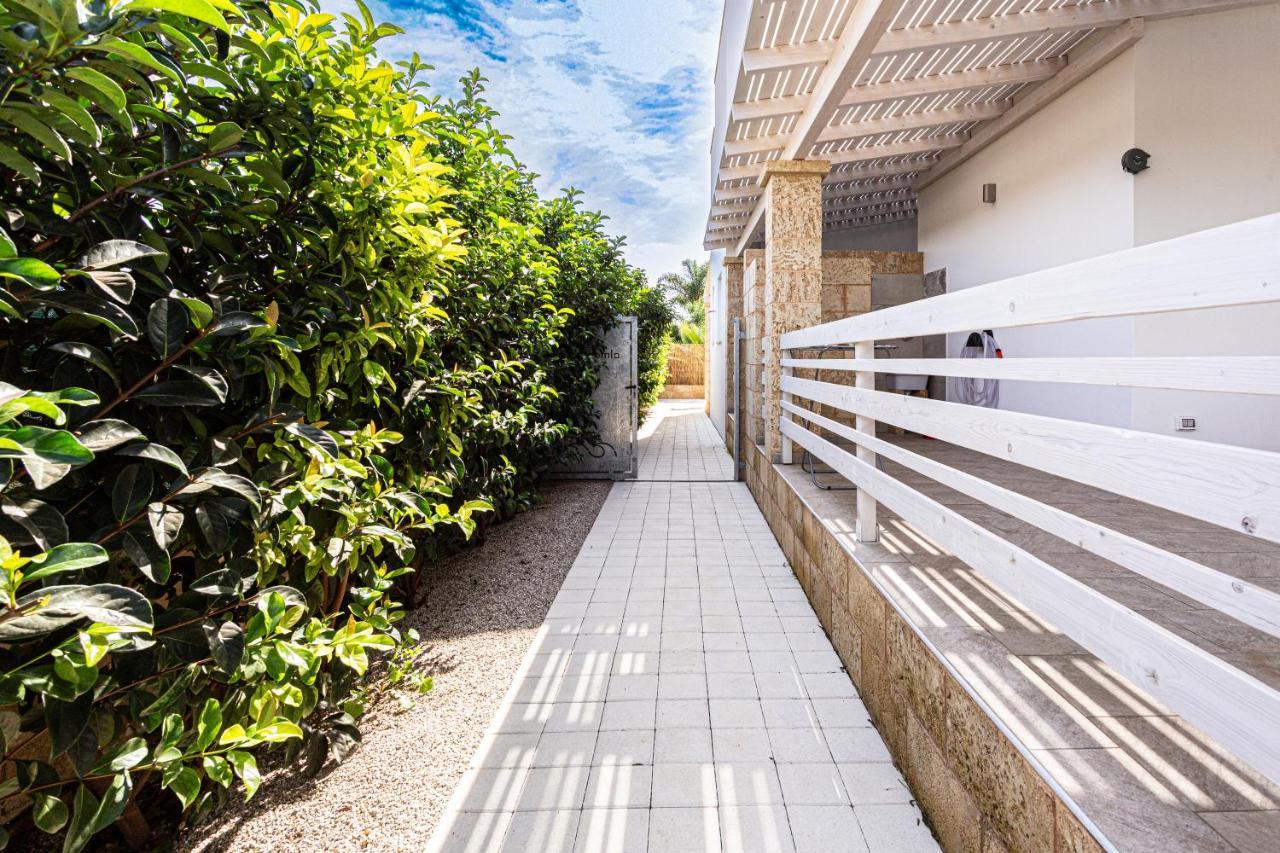 Resort Almaredamarra Con Piscina E Idromassaggio Sul Mare Torre San Giovanni Exterior foto