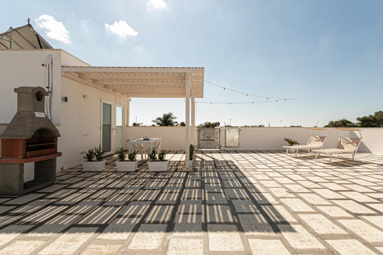 Resort Almaredamarra Con Piscina E Idromassaggio Sul Mare Torre San Giovanni Exterior foto