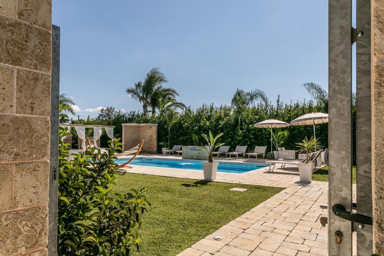 Resort Almaredamarra Con Piscina E Idromassaggio Sul Mare Torre San Giovanni Exterior foto