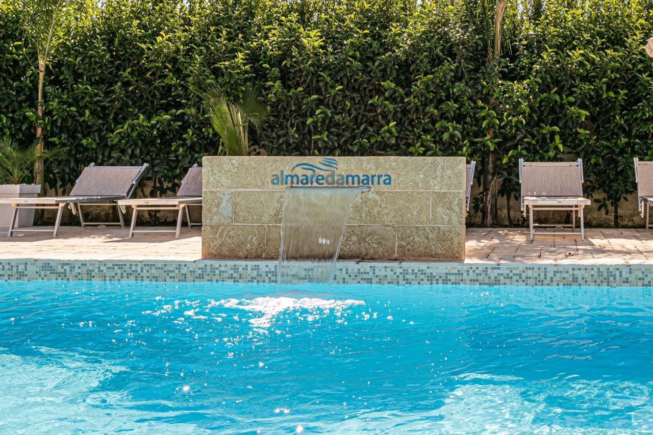 Resort Almaredamarra Con Piscina E Idromassaggio Sul Mare Torre San Giovanni Exterior foto
