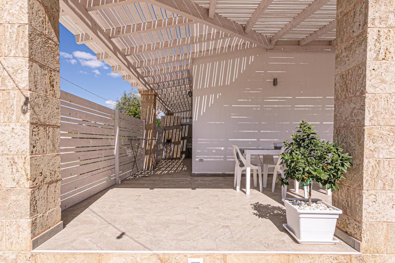 Resort Almaredamarra Con Piscina E Idromassaggio Sul Mare Torre San Giovanni Exterior foto