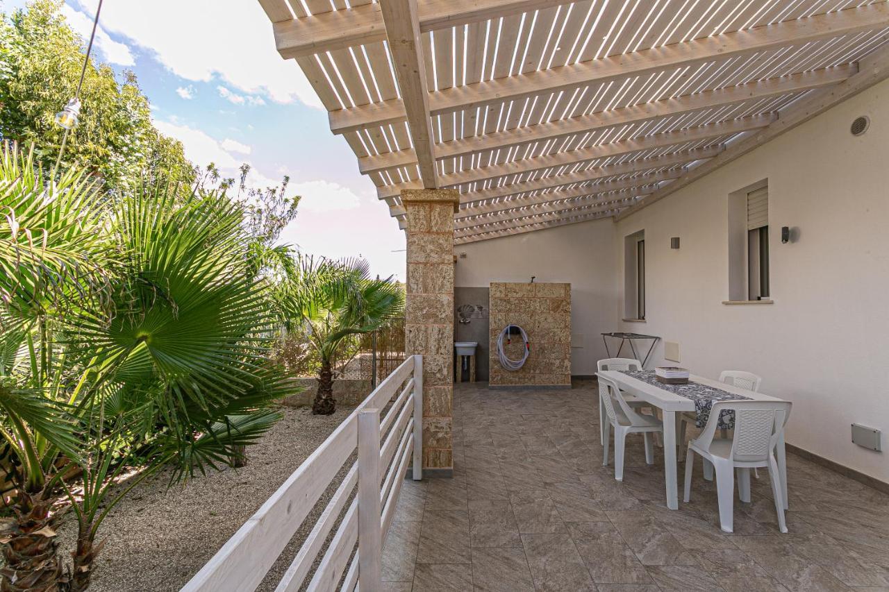 Resort Almaredamarra Con Piscina E Idromassaggio Sul Mare Torre San Giovanni Exterior foto